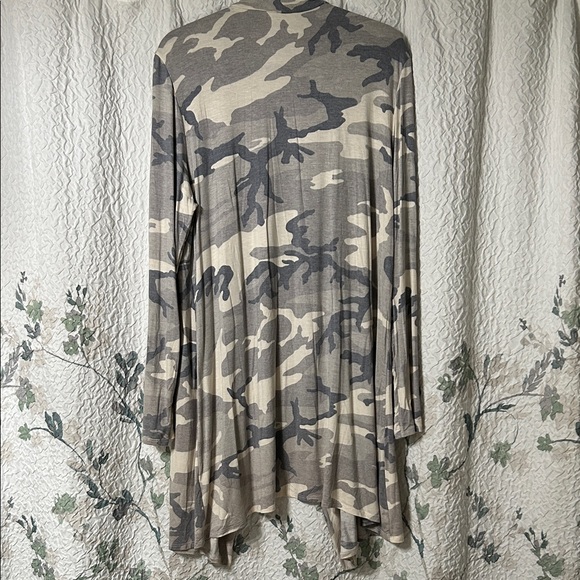 NWT Camouflage Open Front Cardigan - Picture 5 of 5